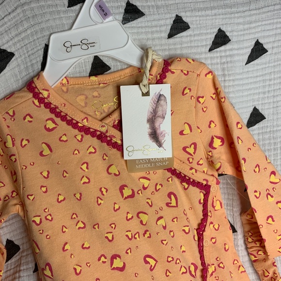 *NWT* Jessica Simpson Baby Coverall w/hdbnd 6-9mos - Picture 6 of 6